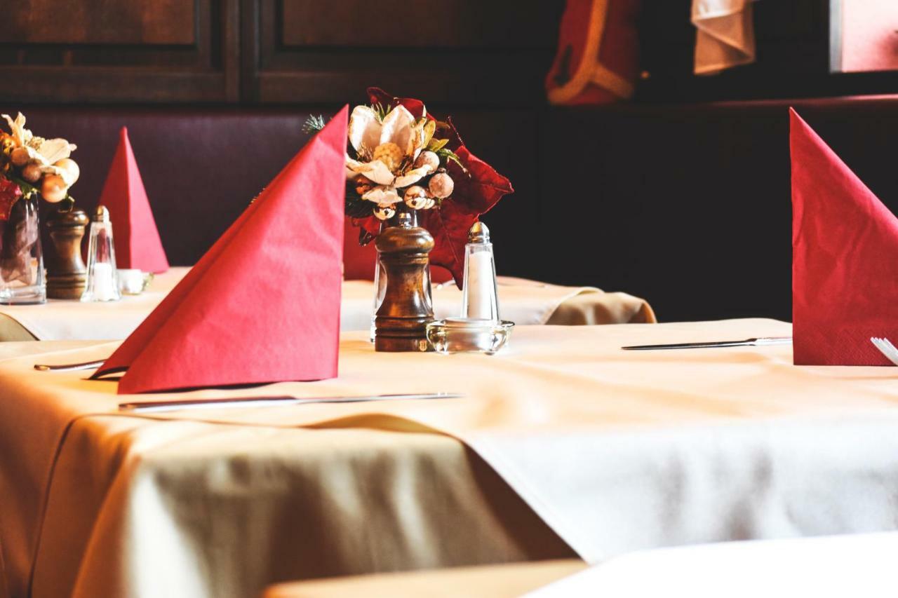 Restaurant Pansion Wien Cierny Brod エクステリア 写真