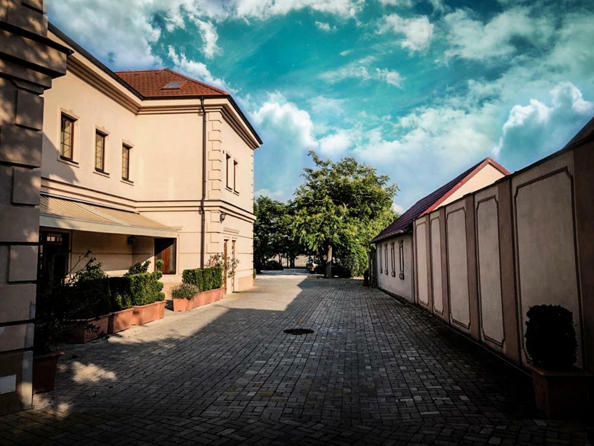 Restaurant Pansion Wien Cierny Brod エクステリア 写真
